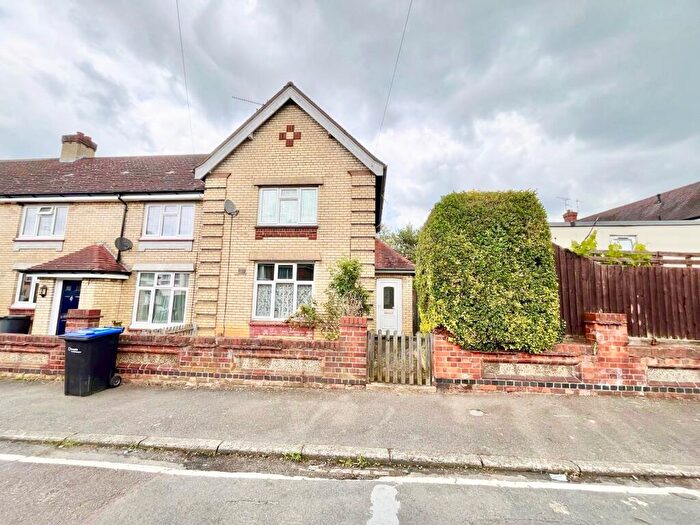 2 Bedroom End Of Terrace House To Rent In Raeburn Road, Northampton, NN2