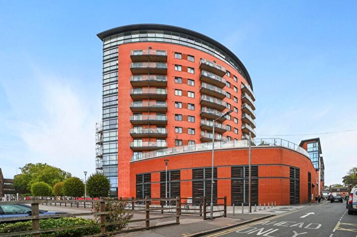 2 Bedroom Apartment For Sale In Marconi Plaza, Chelmsford, CM1