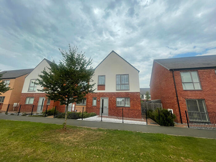 3 Bedroom Semi-Detached House To Rent In Harker Close, Hucknall, NG15