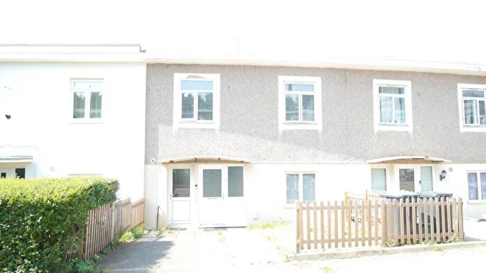 3 Bedroom Terraced House To Rent In Robins Way, Hatfield, AL10