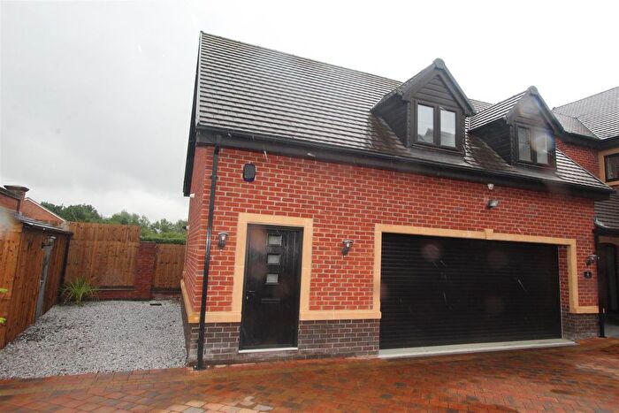 1 Bedroom Flat To Rent In Swan Place, Willenhall, WV13