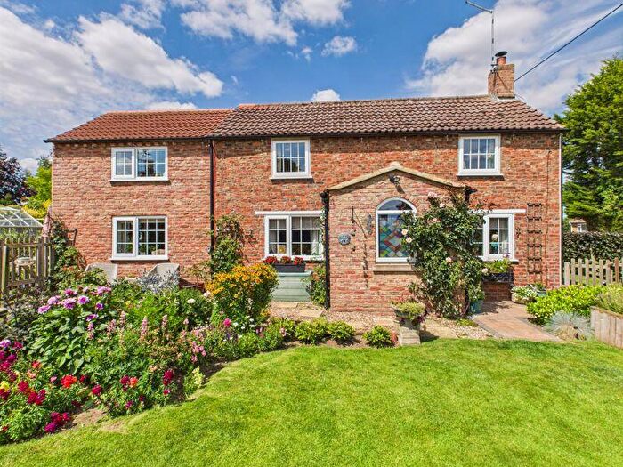4 Bedroom Detached House For Sale In The Cottage, Old Fen Lane, Scrub Hill, LN4