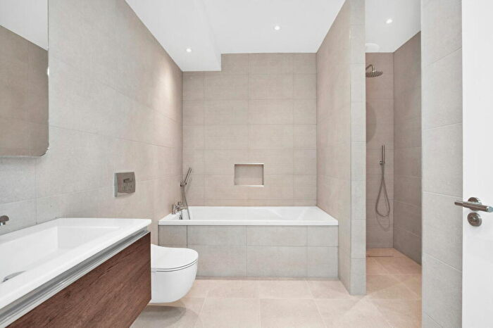 4 Bedroom Town House To Rent In Fir Hollow Gardens, Kenley, CR8