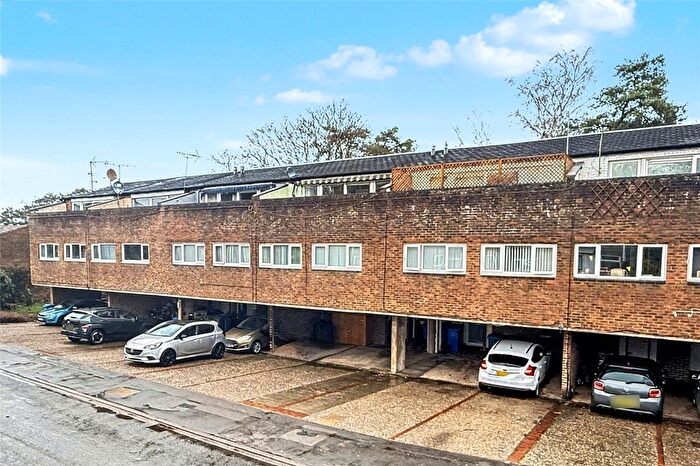 2 Bedroom Maisonette For Sale In Lingwood, Bracknell, Berkshire, RG12