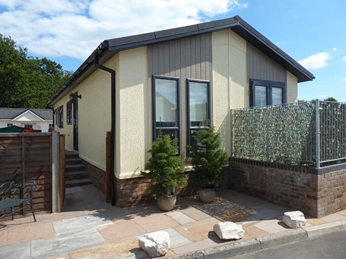 2 Bedroom Mobile/park Home For Sale In Woodlands Park, Stopples Lane, Hordle, Lymington, SO41