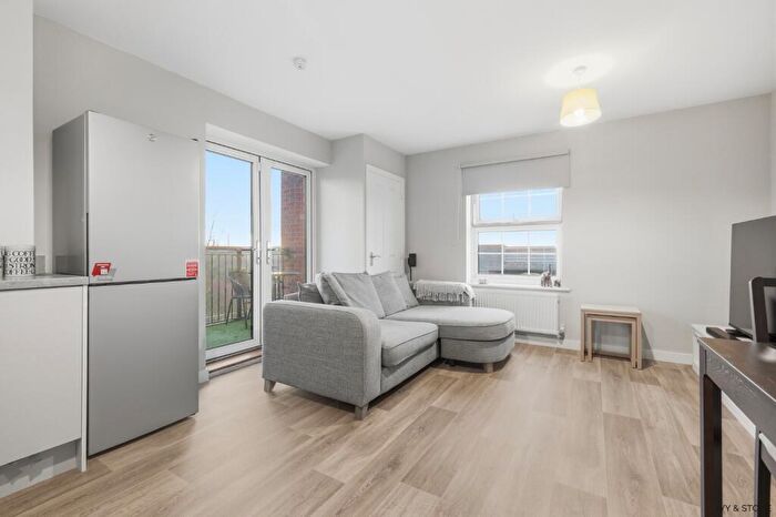 2 Bedroom Flat For Sale In Cavalier Court, Heriot Road, Rainham, Greater London, RM13