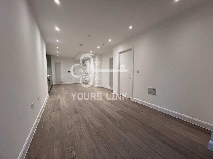1 Bedroom Apartment To Rent In Ellipse House, Eden Place, London, E16