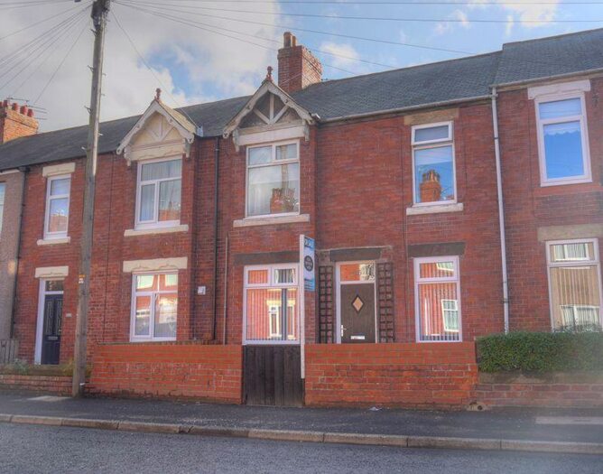 3 Bedroom Flat To Rent In Victoria Terrace, Bedlington, NE22