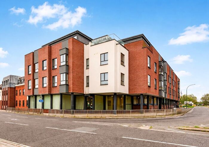 2 Bedroom Flat For Sale In Southgate, Chichester, PO19