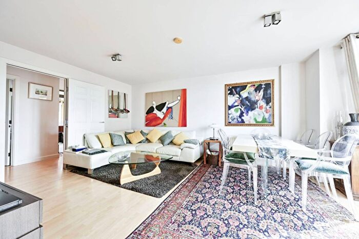 2 Bedroom Flat To Rent In Townmead Road, Sands End, London, SW6