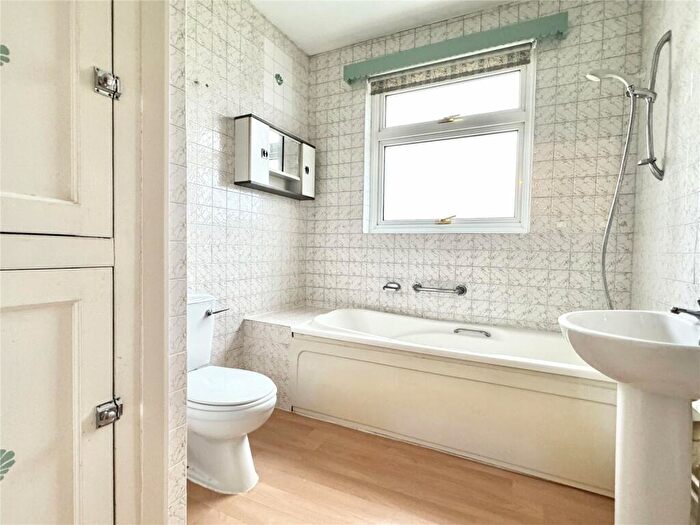 3 Bedroom Detached House For Sale In Beechenlea Lane, Swanley, Kent, BR8