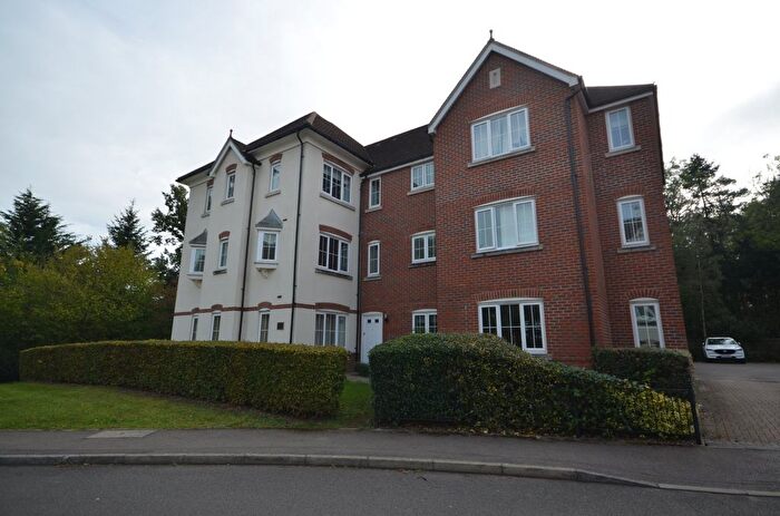 2 Bedroom Flat For Sale In Elvetham Rise, Chineham, Basingstoke, RG24