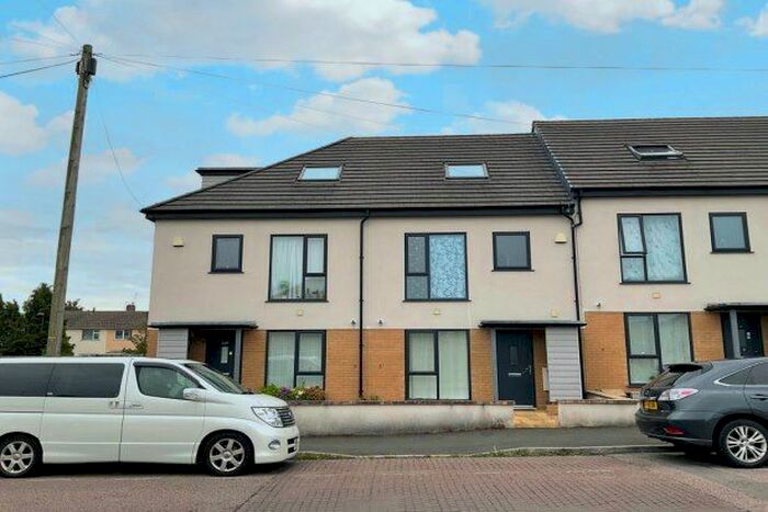 4 Bedroom Property To Rent In Rodway Road, Bristol, BS34