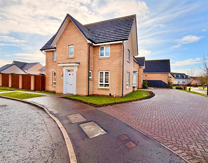 3 Bedroom Semi Detached House For Sale In Skylark Wynd, Motherwell, ML1