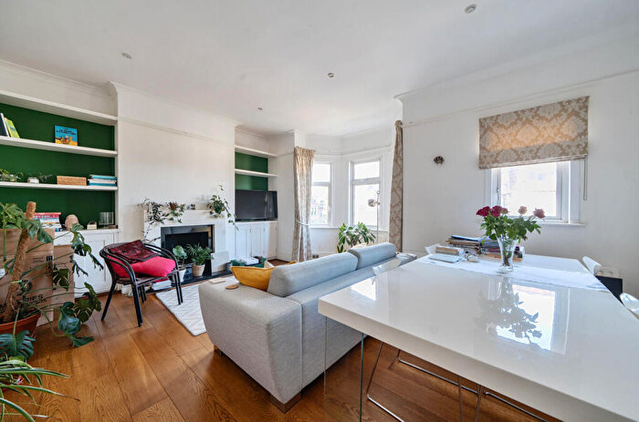 2 Bedroom Apartment To Rent In Holmdale Road, West Hampstead, London, NW6