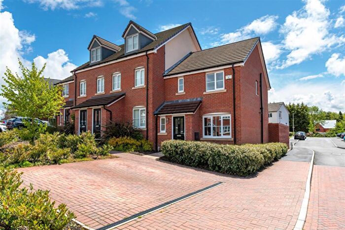 3 Bedroom End Of Terrace House To Rent In Lancaster Way, Whitnash, Leamington Spa, CV31