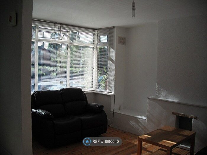 4 Bedroom Terraced House To Rent In St. Johns Lane, Bristol, BS3