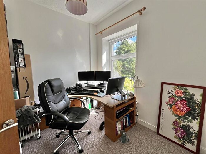 2 Bedroom Terraced House For Sale In Lambgates, Hadfield, Glossop, SK13