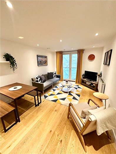 1 Bedroom Apartment For Sale In Devizes Street, London, N1