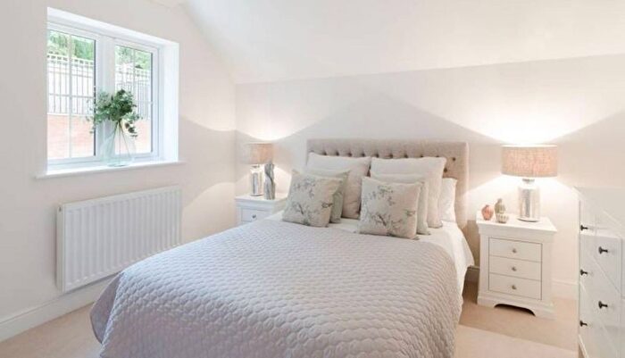 2 Bedroom Flat For Sale In Eldon Court, South Norwood, SE25