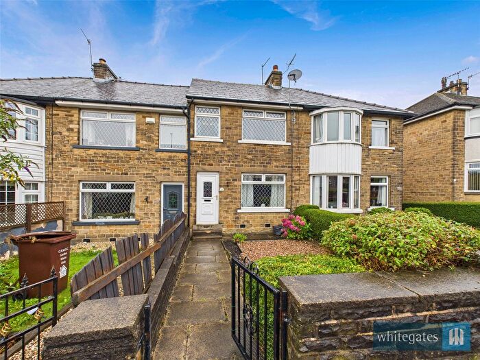 3 Bedroom Town House For Sale In Bradford Road, Idle, Bradford, West Yorkshire, BD10
