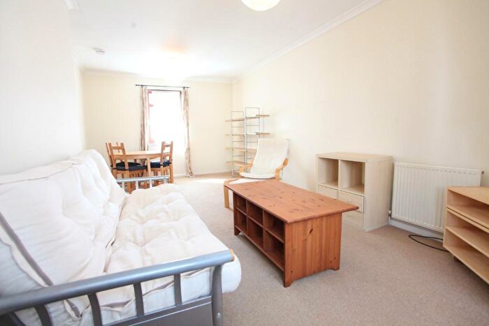 2 Bedroom Flat To Rent In East Cromwell Street, Leith, Edinburgh, EH6