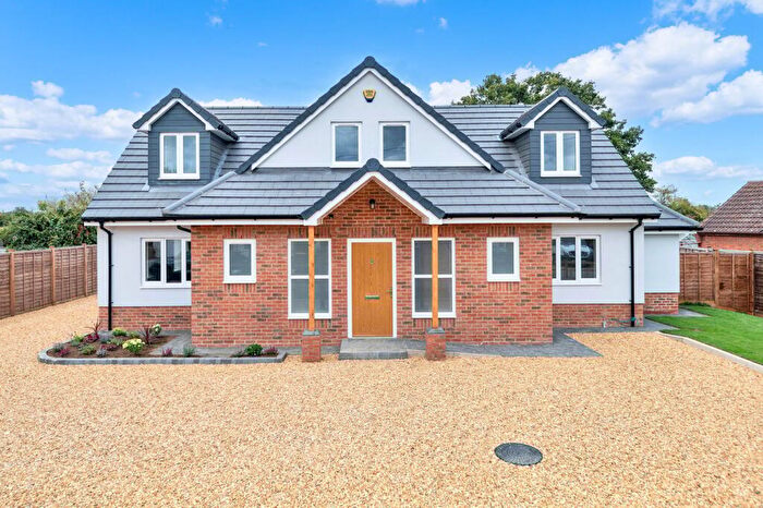 5 Bedroom Detached House For Sale In Ivy Lane, Wilstead, Bedford, MK45