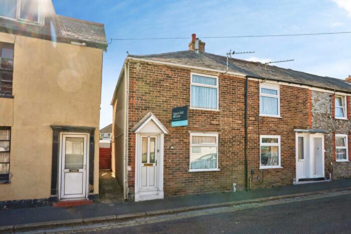 2 Bedroom End Of Terrace House For Sale In Melbourne Street, Newport, Isle Of Wight, PO30
