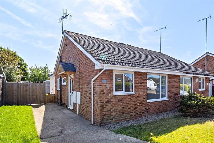 3 Bedroom Bungalow To Rent In Edmonton Road, Worthing, BN13