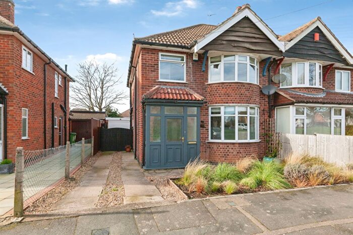 3 Bedroom Semi Detached House For Sale In Lutterworth Road, Blaby, Leicester, LE8