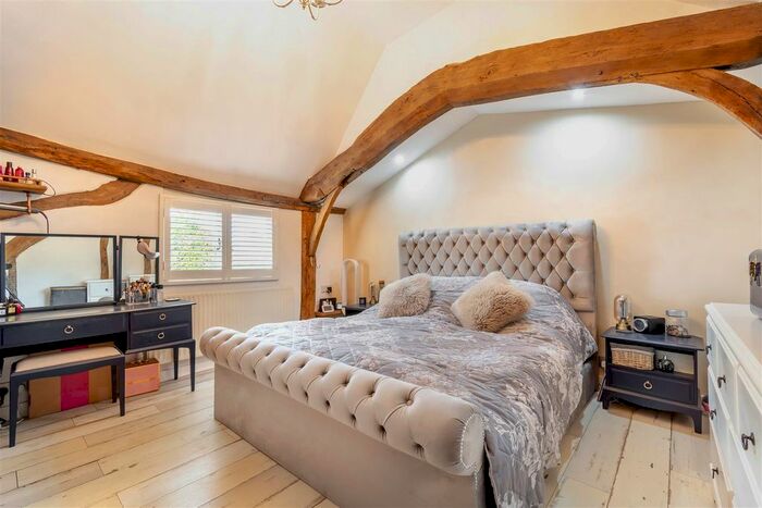 2 Bedroom Cottage For Sale In Roseacre Lane, Bearsted, Maidstone, ME14