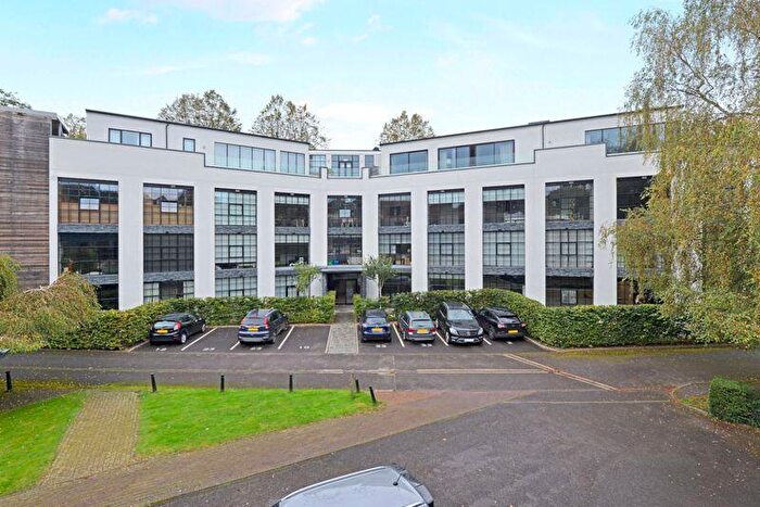 2 Bedroom Apartment To Rent In Executive Apartment - Station Road, Godalming, GU7