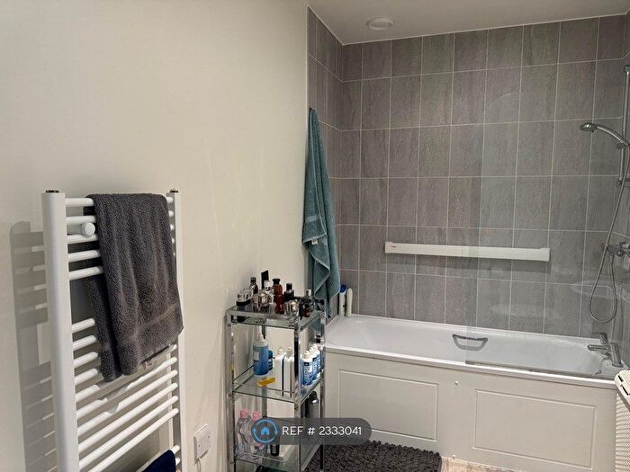 2 Bedroom Flat To Rent In Larner Road, Erith, DA8