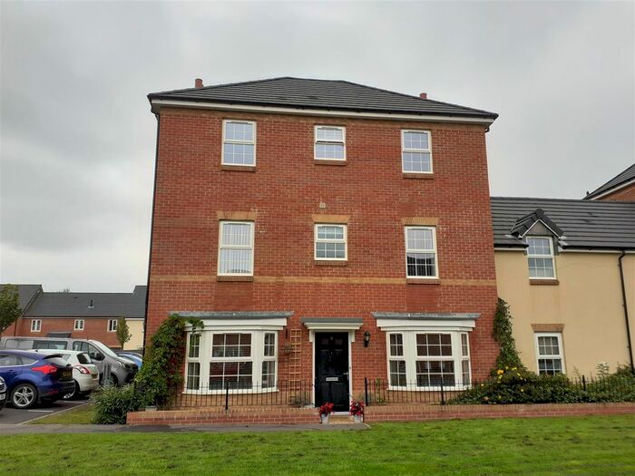 2 Bedroom Flat To Rent In Thomas Fox Road, Tonedale, Wellington, TA21