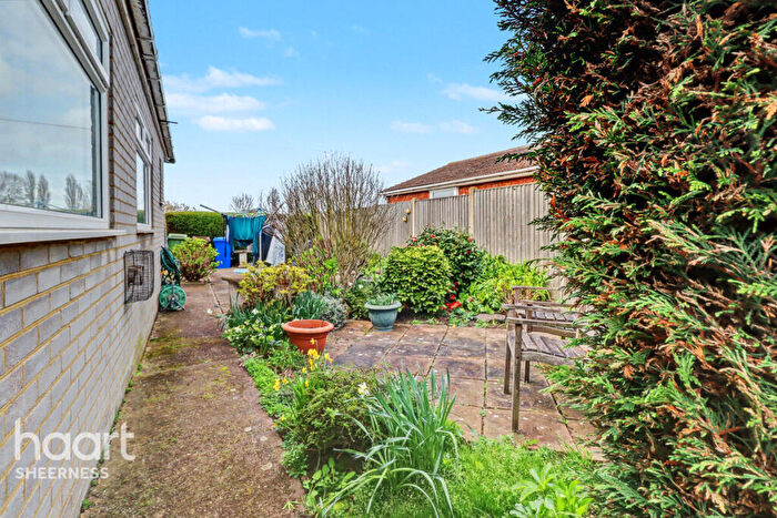3 Bedroom Detached Bungalow For Sale In The Broadway, Minster, ME12