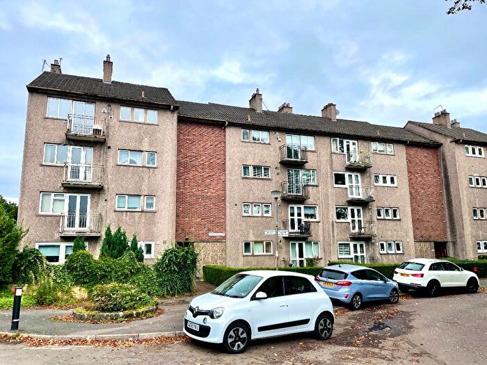2 Bedroom Flat To Rent In Berryknowes Road, Cardonald, Glasgow, G52