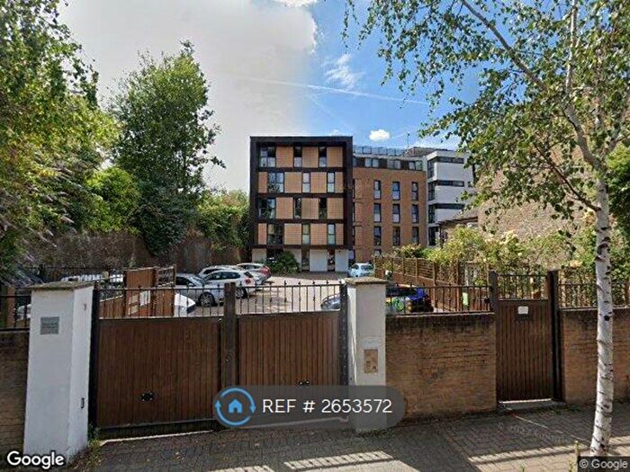 2 Bedroom Flat To Rent In Carter House, London, SW11