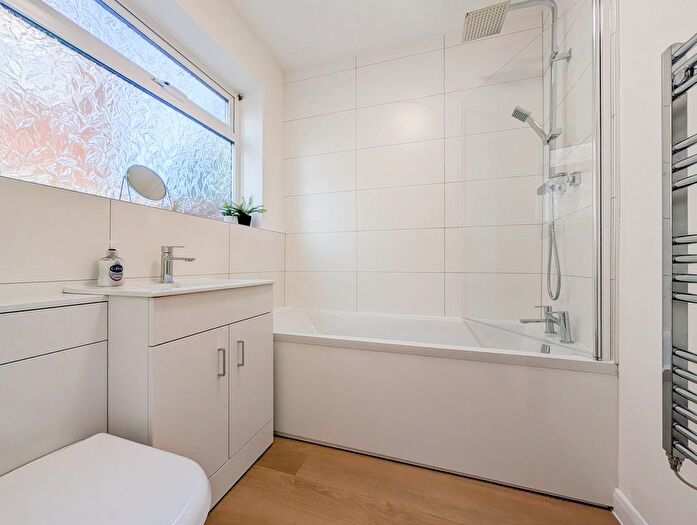 2 Bedroom Maisonette For Sale In Tyeshurst Close, Abbey Wood, SE2