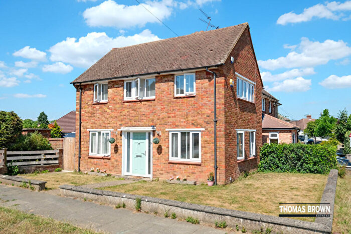 3 Bedroom Semi-Detached House For Sale In Brow Close, Orpington, BR5