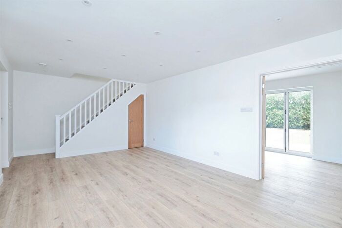 3 Bedroom Semi-Detached House For Sale In Hoylake Gardens, Watford, WD19