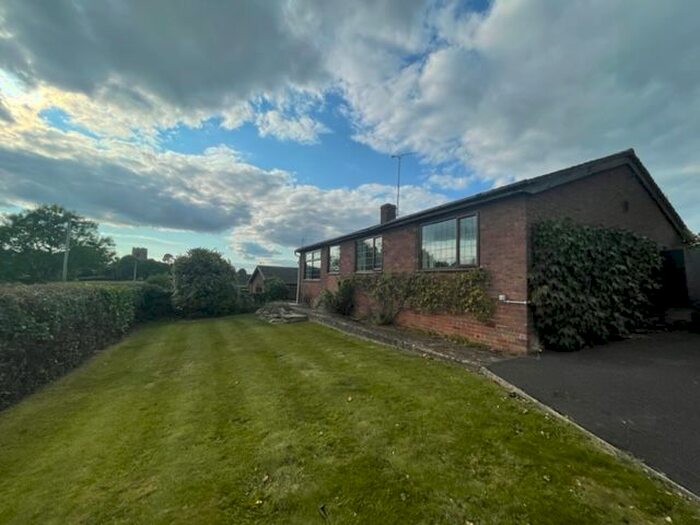 3 Bedroom Bungalow To Rent In Porchbrook Road, Rock, Kidderminster, DY14