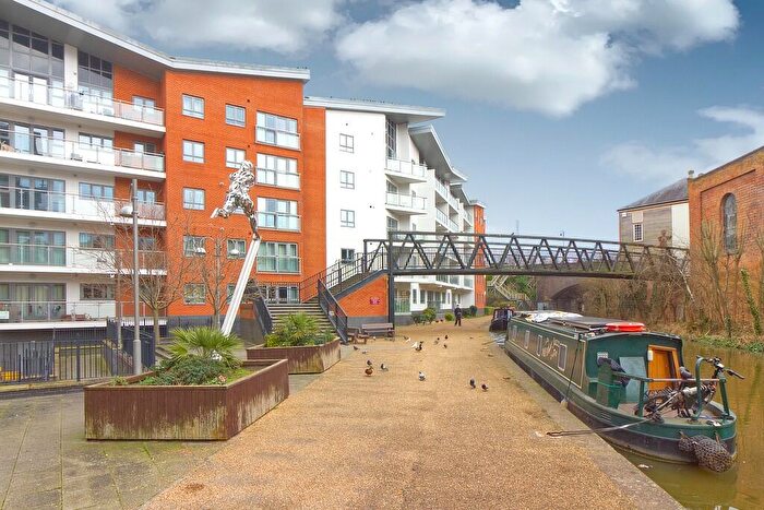 2 Bedroom Apartment To Rent In Wolverton Park, Milton Keynes, Buckinghamshire, MK12