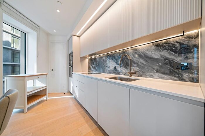 1 Bedroom Flat For Sale In Lincoln Apartments, Fountain Park Way, London, W12