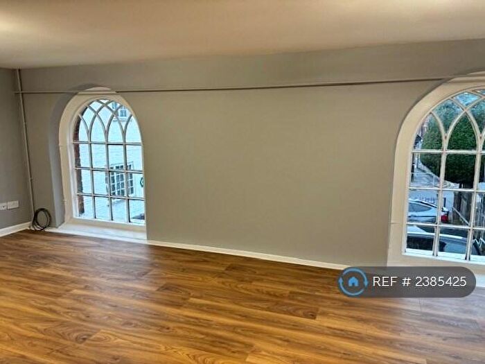 2 Bedroom Flat To Rent In The Hundred, Romsey, SO51