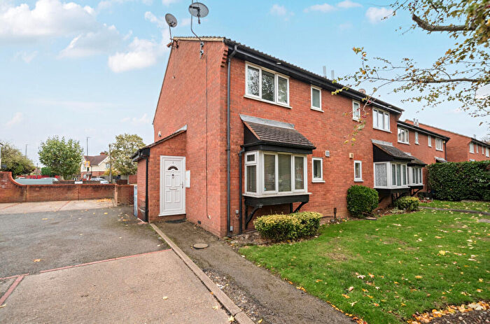 1 Bedroom End Of Terrace House For Sale In Firs Close, Mitcham, CR4