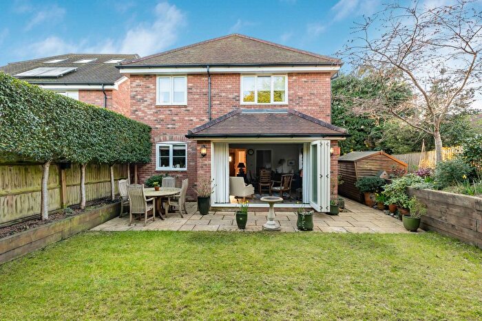 4 Bedroom Detached House For Sale In Aubrey Gardens, Liss, Hampshire, GU33