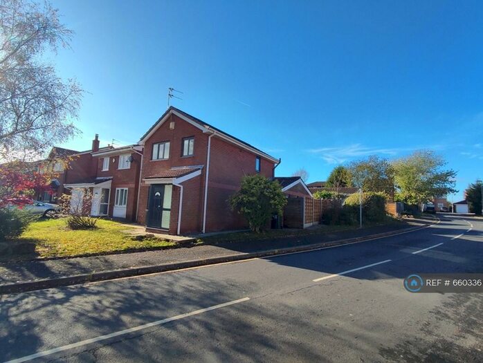 3 Bedroom Detached House To Rent In Elmsfield Avenue, Rochdale, OL11