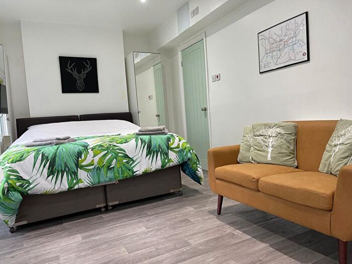 Studio To Rent In Mildmay Road, London, N1