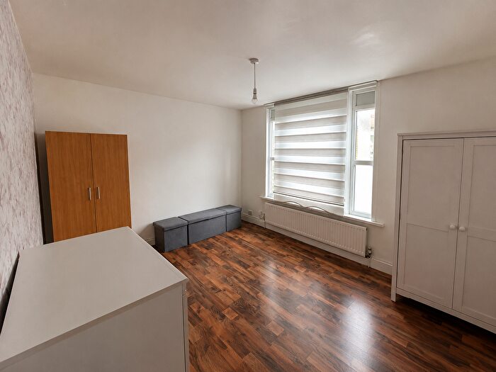 1 Bedroom Flat To Rent In St. Mary Road, Walthamstow, E17