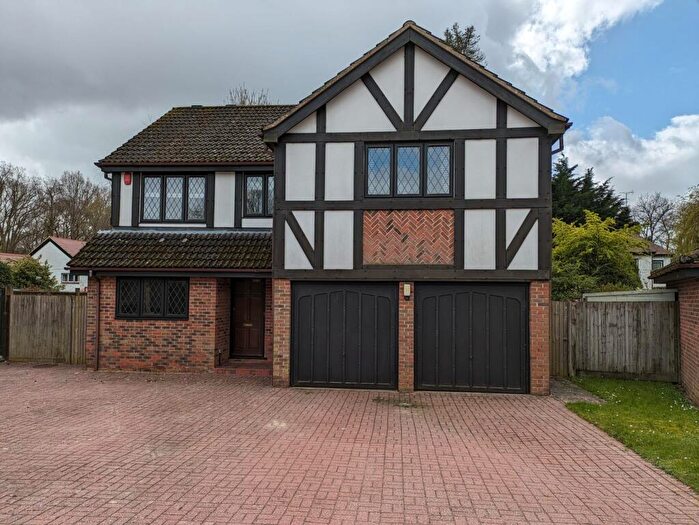 5 Bedroom Detached House For Sale In Hammond End, Farnham Common, SL2